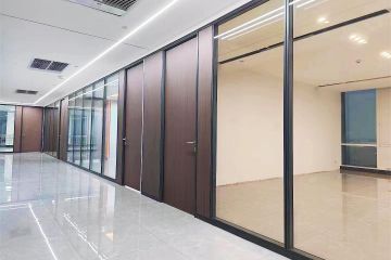 辦公室隔斷用夾膠玻璃還是單層鋼化玻璃好-秉帝隔斷 辦公室隔斷用夾膠玻璃還是單層鋼化玻璃好-秉帝隔斷