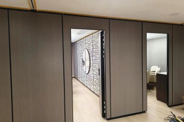 酒店餐廳活動(dòng)隔斷的特點(diǎn)有哪些-秉帝隔斷