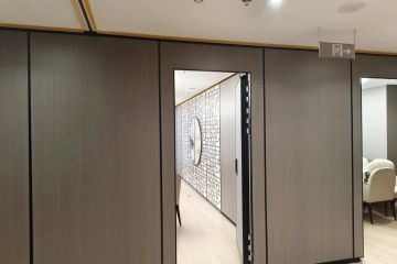 活動(dòng)隔斷優(yōu)化酒店空間利用，打造多功能場(chǎng)所